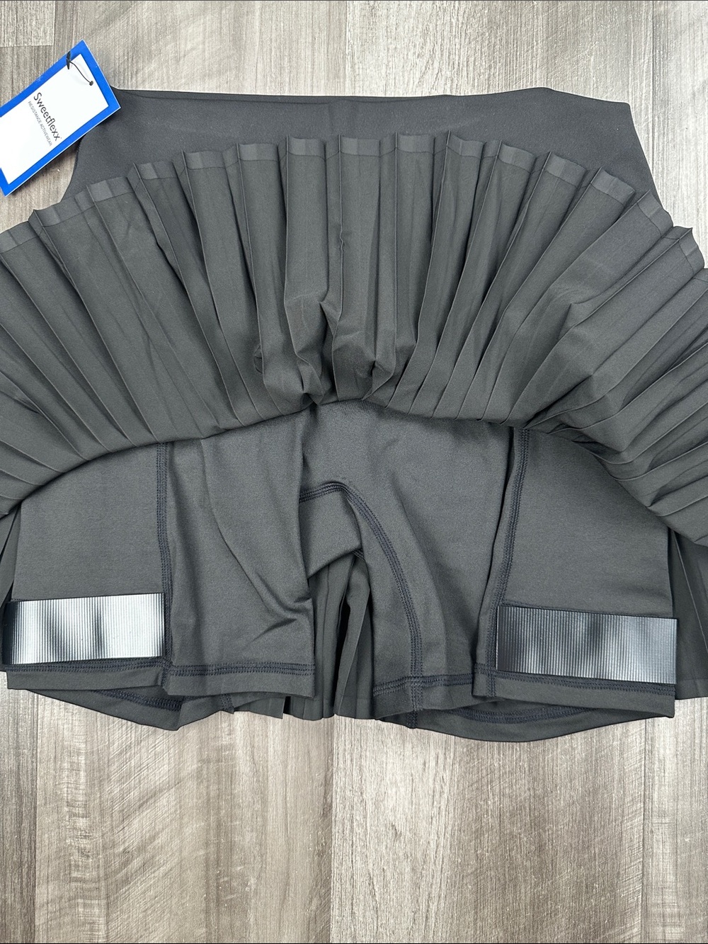 Sweetflexx Tone and Go Performance Skirt with Resistance Shorts - Medium - Picture 5 of 5